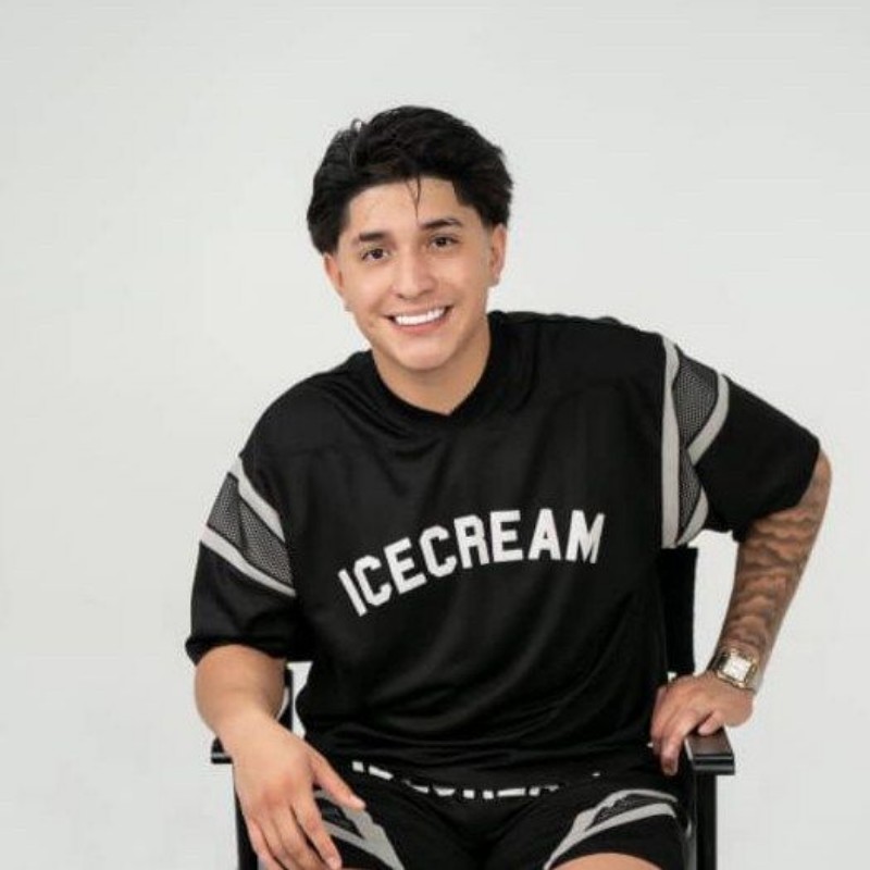 Santos & Bree (@santosprc) | Snapchat Stories, Spotlight & Lenses