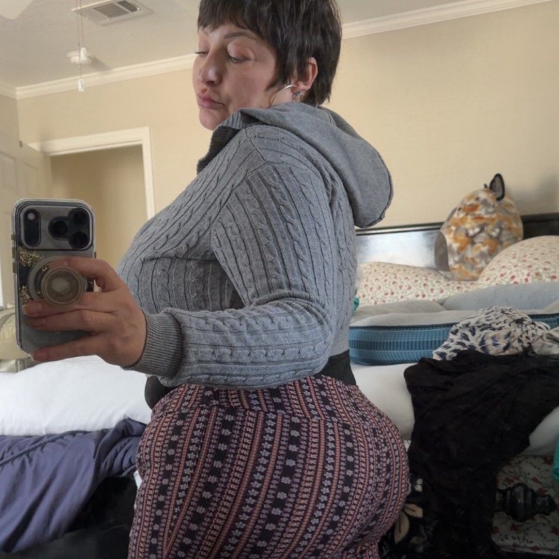 RoseCurves (@sassyclassygirl) | Snapchat Stories, Spotlight & Lenses