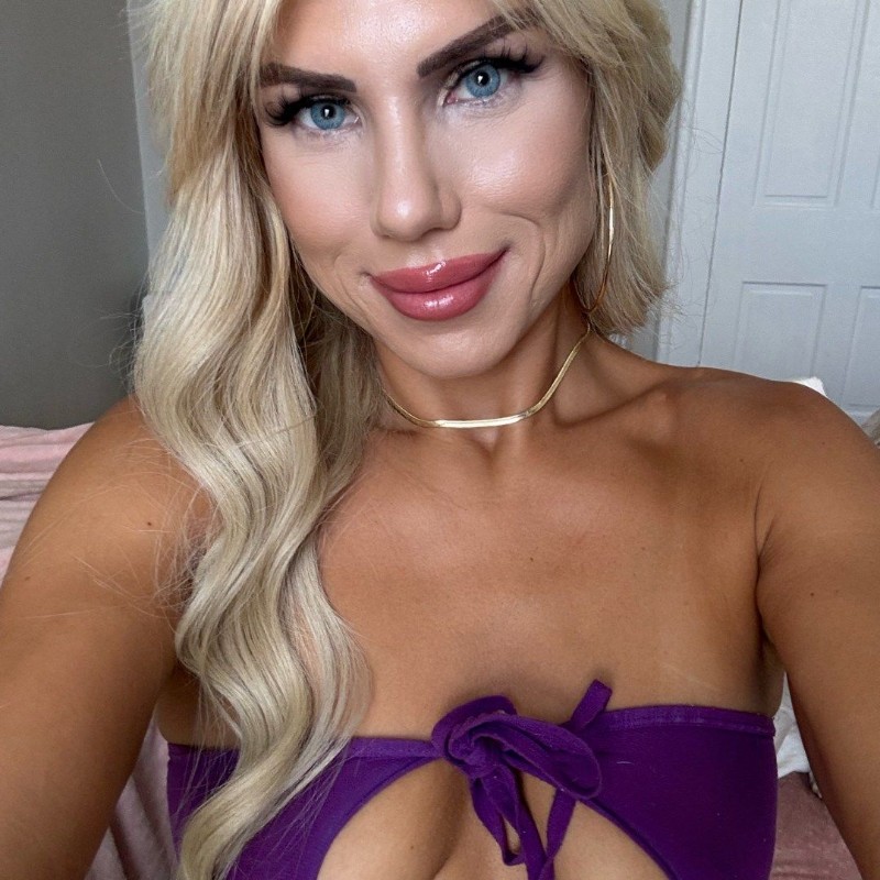 Scarlett Knight ( scarxknight) Snapchat Stories, Spotlight & Lenses