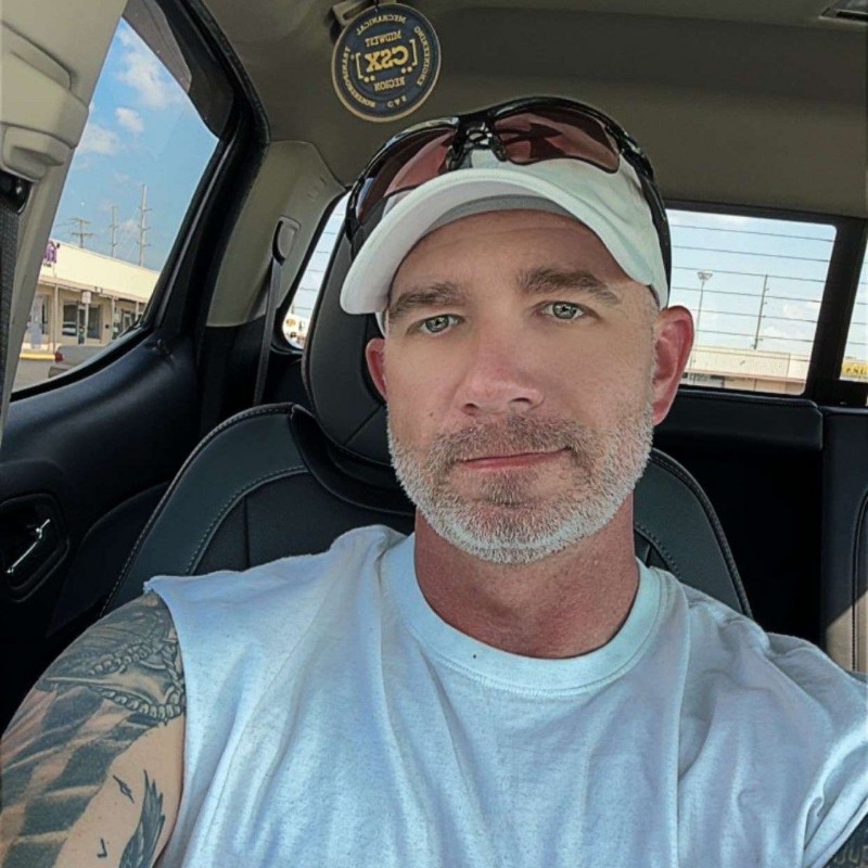 Mike Robertson (sgt_robertson) Snapchat Stories, Spotlight & Lenses