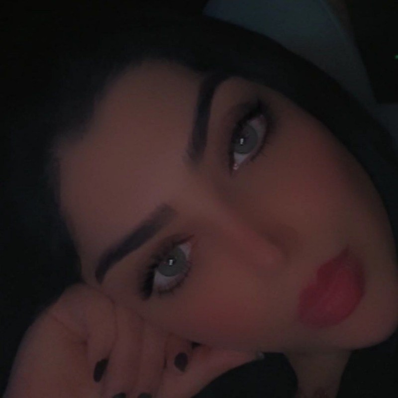 👸🏻 of Dubai (shah.uae) Snapchat Stories, Spotlight & Lenses