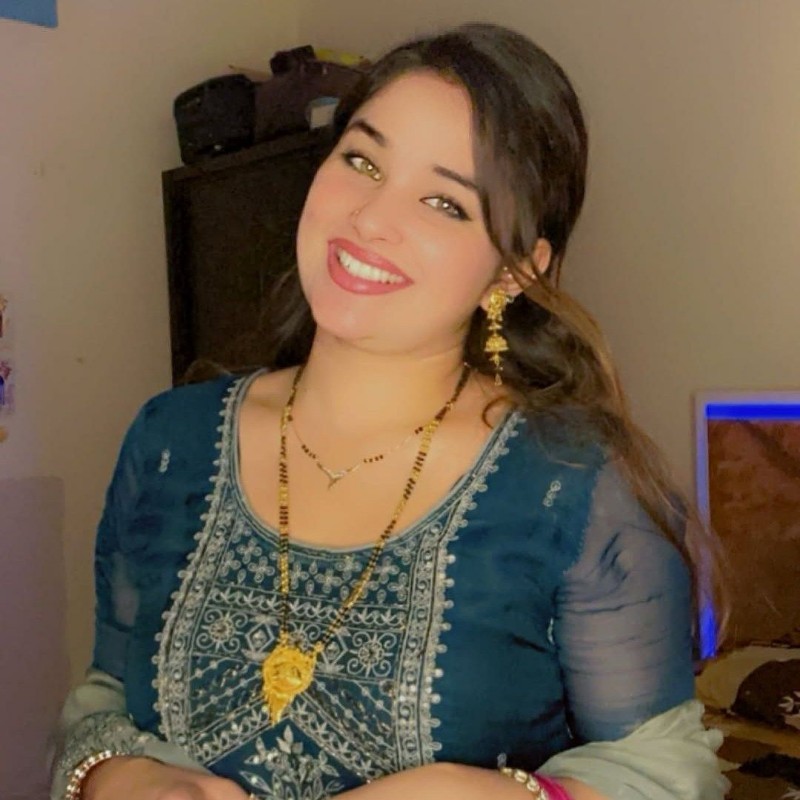 Simran Simmy (@simransimmy7680) | Snapchat Verhalen, Spotlight en Lenzen