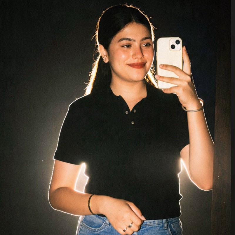 Simran (@simu_bajaj22) | Snapchat Stories, Spotlight & Lenses
