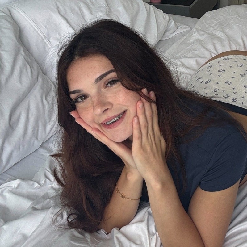 Summer Iris ( summerxxiris) Snapchat Stories, Spotlight & Lenses