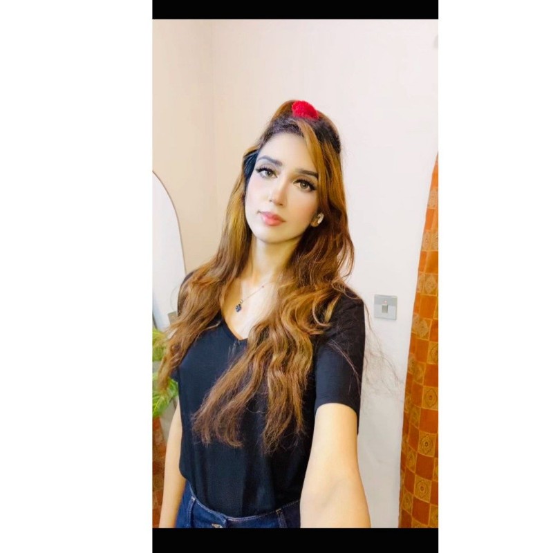 Sundus Api Sundas Warraich 👸 (@sundus_life) | Snapchat Stories, Spotlight & Lenses