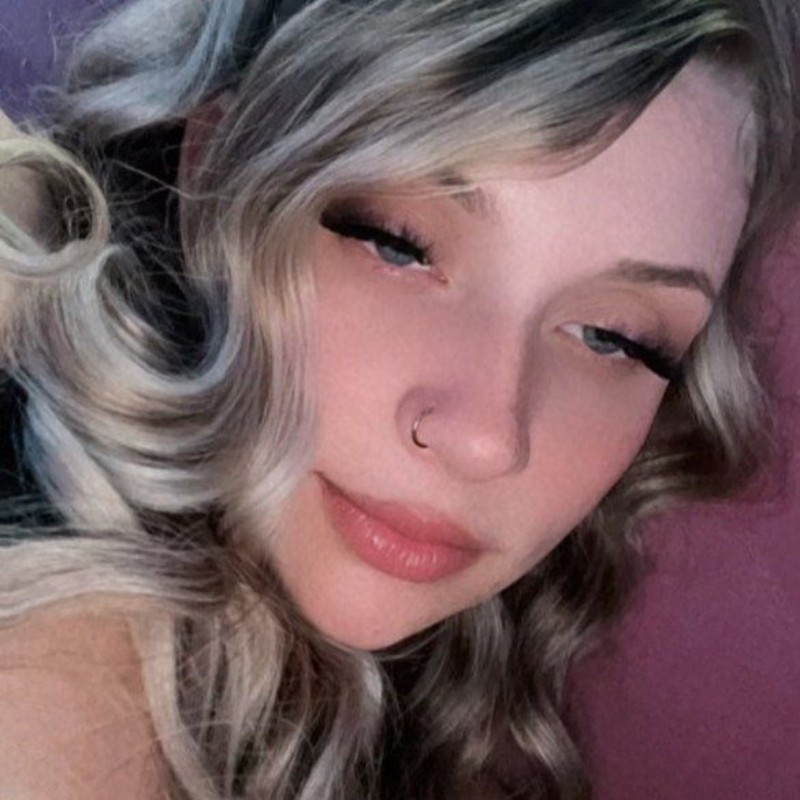 G 🥀 (tbhcute) Snapchat Stories, Spotlight & Lenses