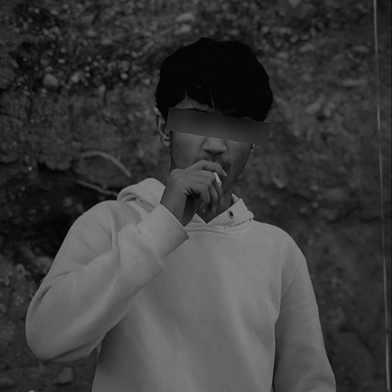 هیچ😅💔 (tha.dlo) Snapchat Stories, Spotlight & Lenses