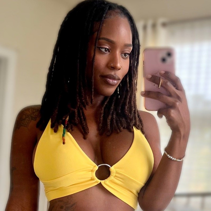 Thee Lady Siren (@theelady_siren) Snapchat Stories, Spotlight & Lenses