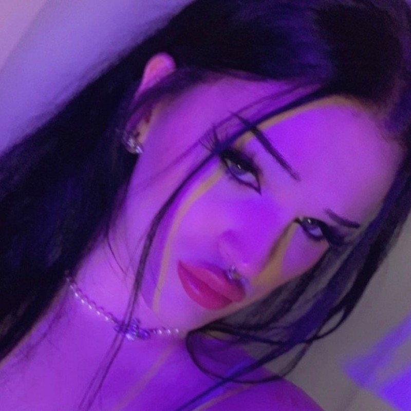 TSAVIVA ♡ (@tsaviva) | Snapchat Stories, Spotlight & Lenses