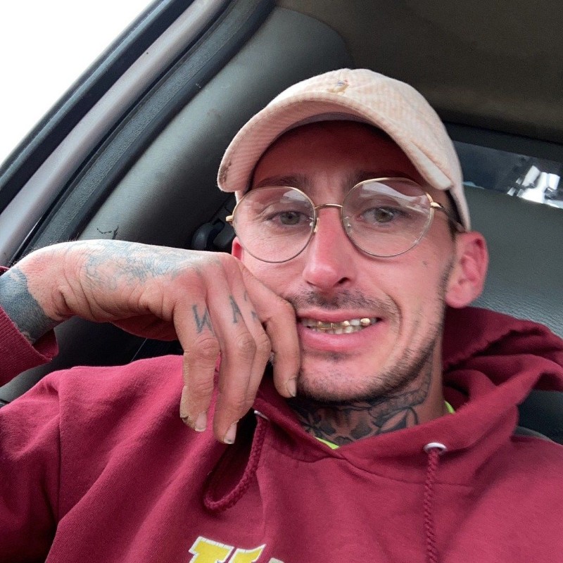 Adolph Sniffler (@ugleeegawd) | Snapchat Stories, Spotlight & Lenses