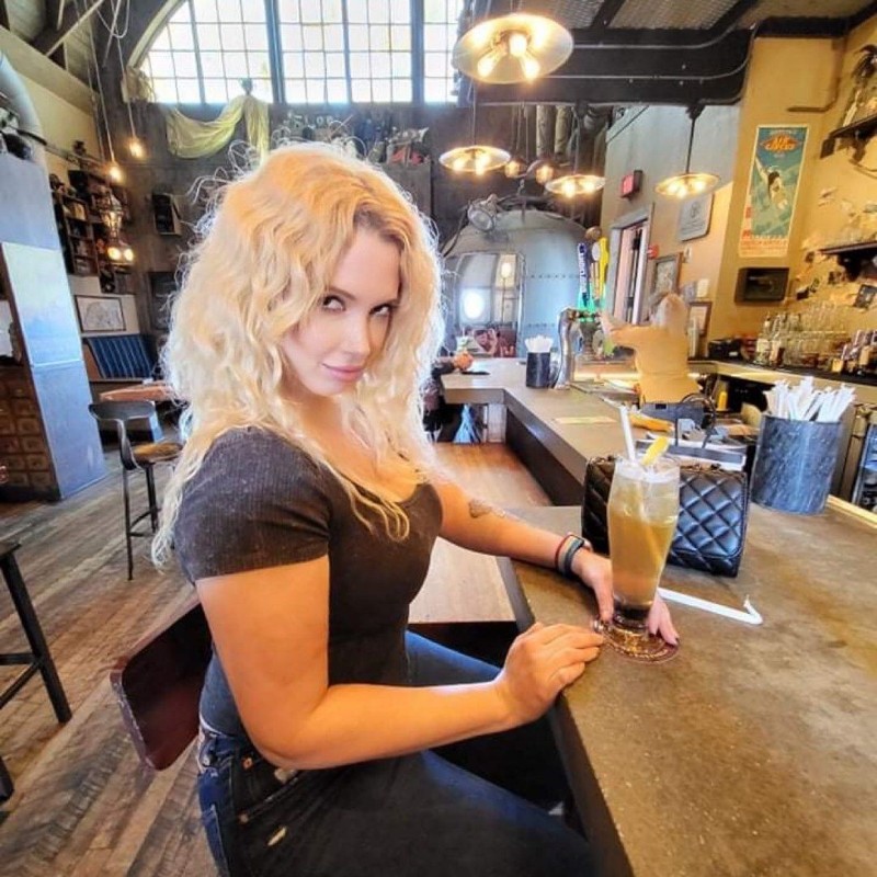 Jessa Flux (@undressjess) | Snapchat Stories, Spotlight & Lenses