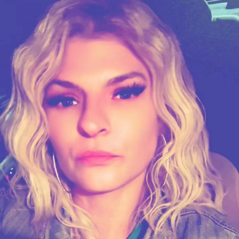 Wendy Dellinger (@wendy_dellinger) | Snapchat Stories, Spotlight & Lenses