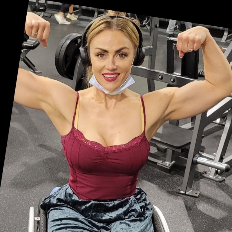 Tiphany 🏁🍨(@wheelyfamous) | เรื่องราว Snapchat ตลอดจน Spotlight และเลนส์