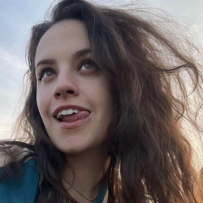 Quinn Finite (woollymammussy) Snapchat Stories, Spotlight & Lenses