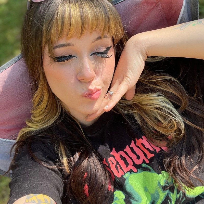 Mia Ryder (@xomiaryder) | Snapchat Stories, Spotlight & Lenses