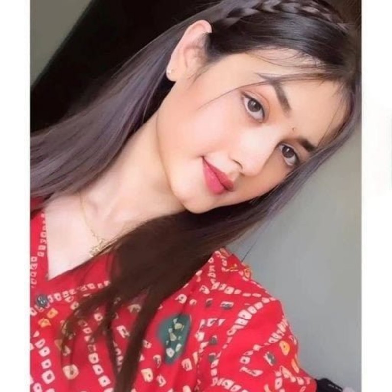 Zara Batool (@zarabatool_48) | Snapchat Stories, Spotlight & Lenses