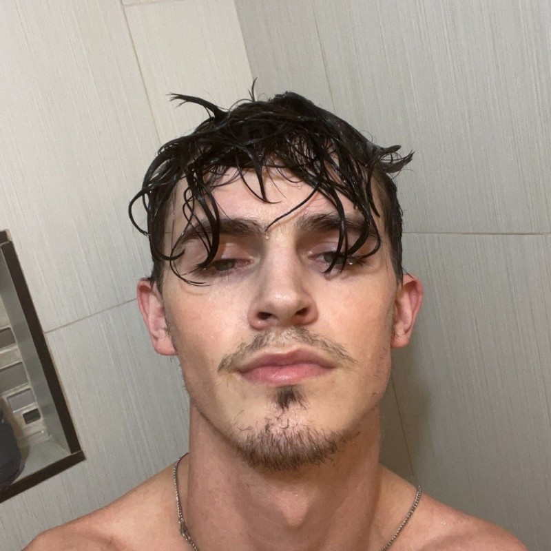 Zach Charlson (@zcharlson) Snapchat Stories, Spotlight & Lenses